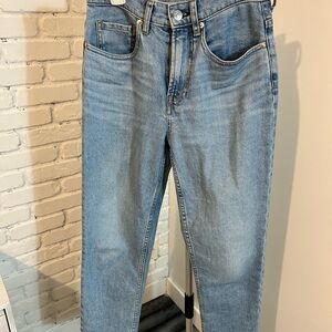 Everlane Women’s Cheeky Light Blue Jeans